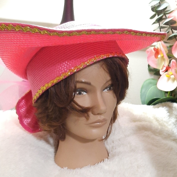 Elegant Pink Women's Hat - Picture 1 of 8